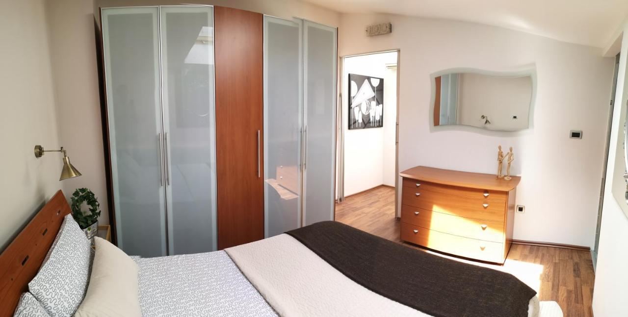 PUY Arena Design Apartments With Free Private Parking And With A Terrace מראה חיצוני תמונה