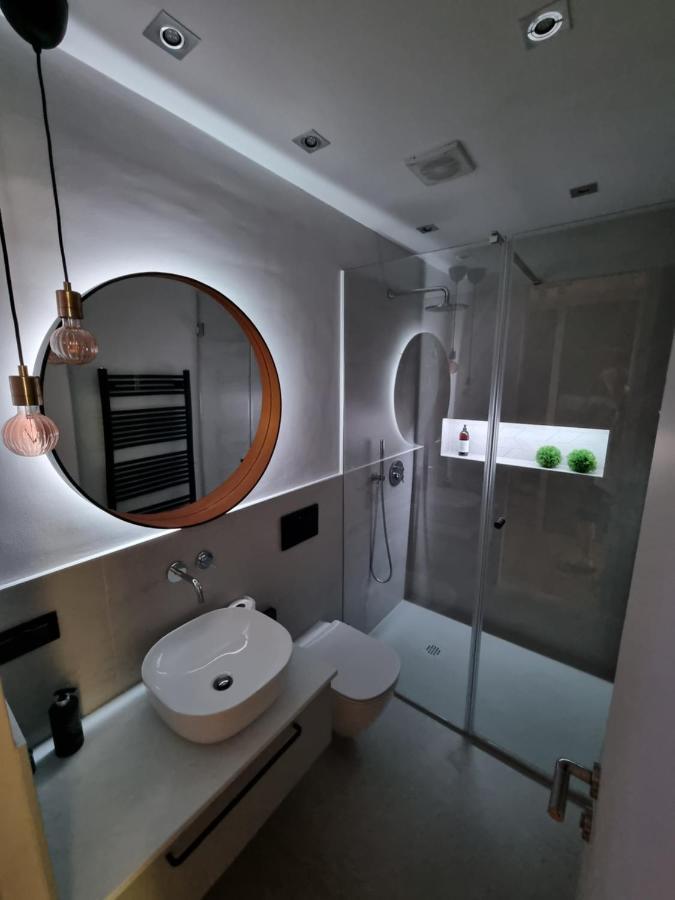 PUY Arena Design Apartments With Free Private Parking And With A Terrace מראה חיצוני תמונה