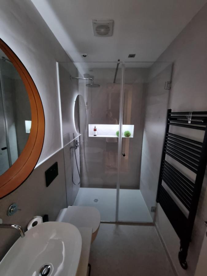 PUY Arena Design Apartments With Free Private Parking And With A Terrace מראה חיצוני תמונה