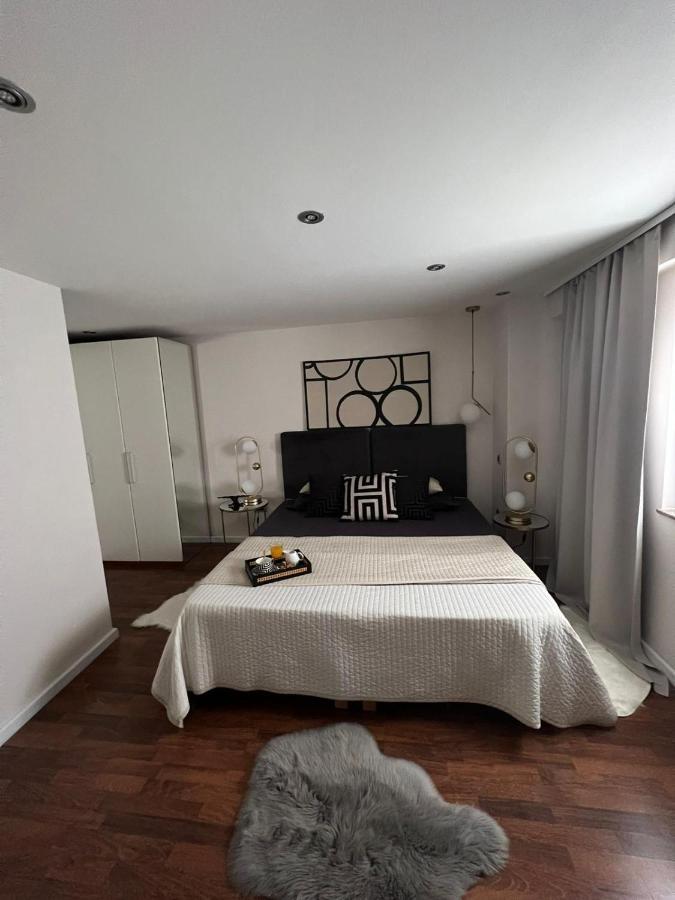 PUY Arena Design Apartments With Free Private Parking And With A Terrace מראה חיצוני תמונה