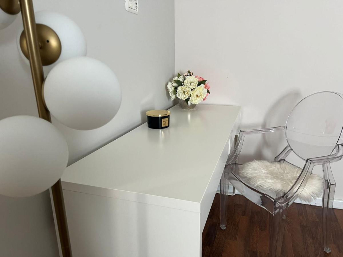 PUY Arena Design Apartments With Free Private Parking And With A Terrace מראה חיצוני תמונה