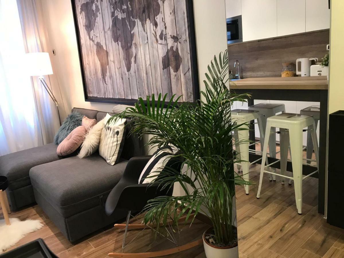 PUY Arena Design Apartments With Free Private Parking And With A Terrace מראה חיצוני תמונה