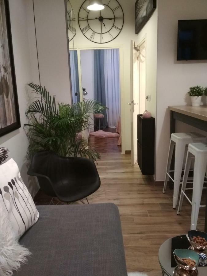 PUY Arena Design Apartments With Free Private Parking And With A Terrace מראה חיצוני תמונה