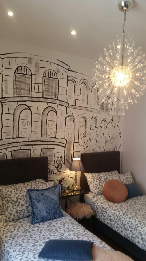 PUY Arena Design Apartments With Free Private Parking And With A Terrace מראה חיצוני תמונה
