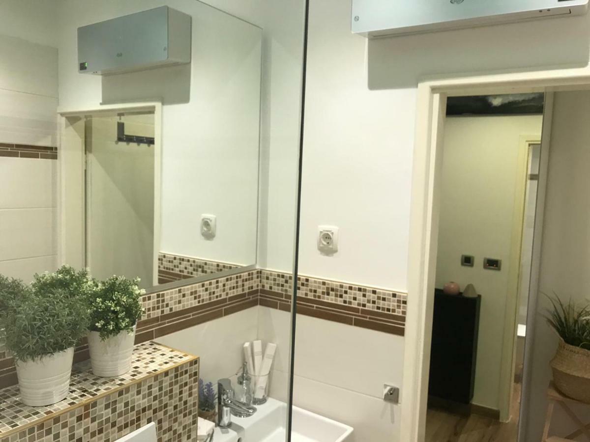 PUY Arena Design Apartments With Free Private Parking And With A Terrace מראה חיצוני תמונה