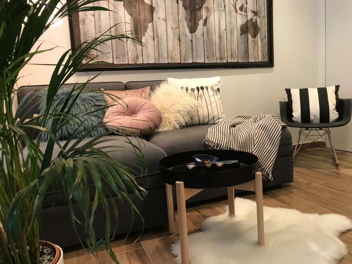 PUY Arena Design Apartments With Free Private Parking And With A Terrace מראה חיצוני תמונה