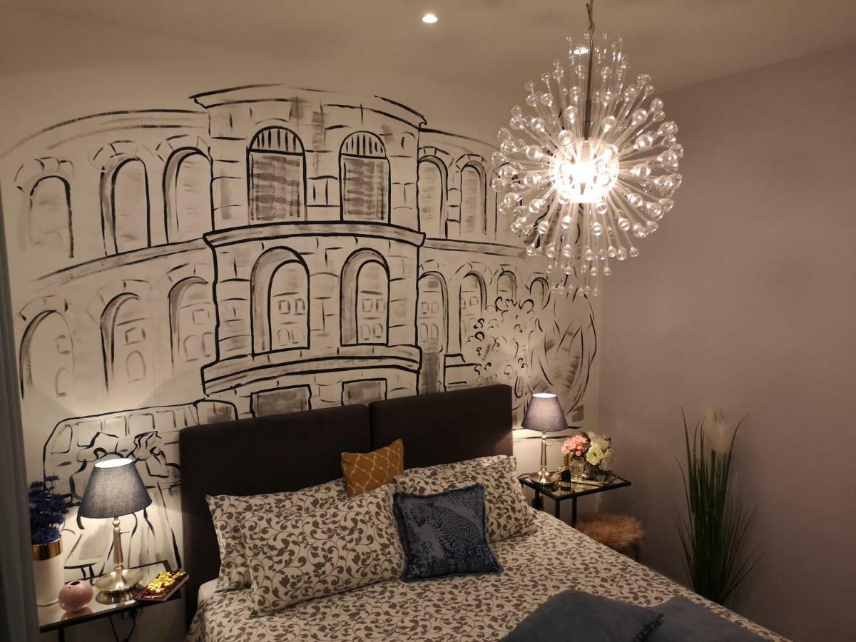 PUY Arena Design Apartments With Free Private Parking And With A Terrace מראה חיצוני תמונה